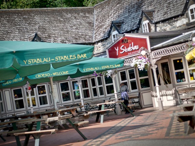Stables Bar, popular and busy bar with meals and real ales