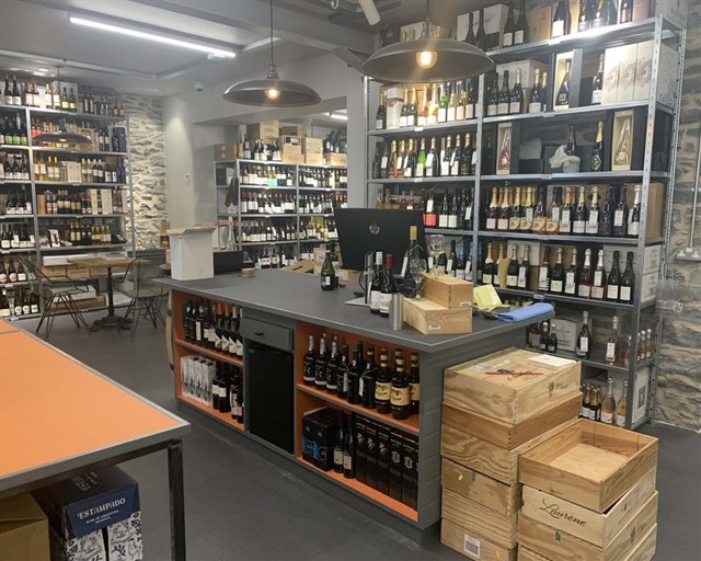 The interior of Blas ar Fwyd