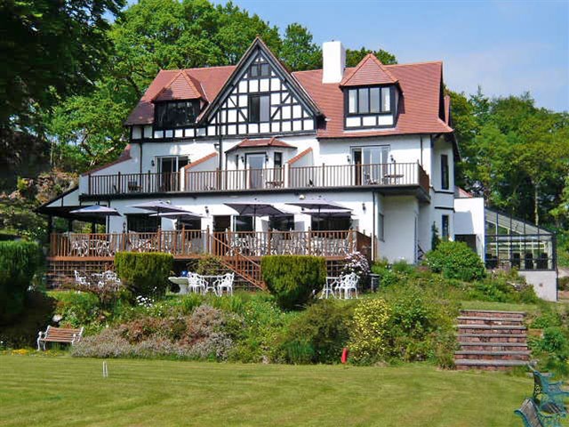 Craig-y-Dderwen the Riverside Hotel