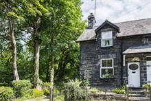 Glan Dulyn Riverside Cottage