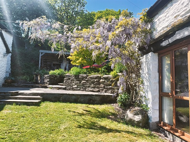 Rhyd Y Geifr external close