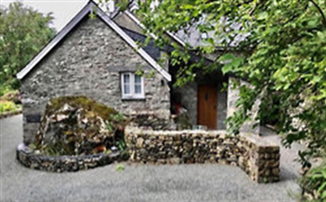 cottage side