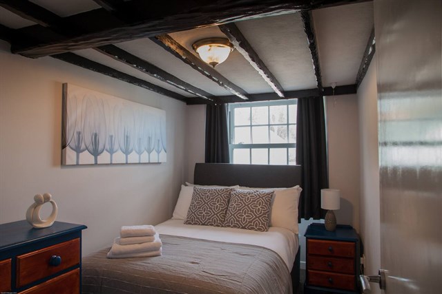 yew view bed 4